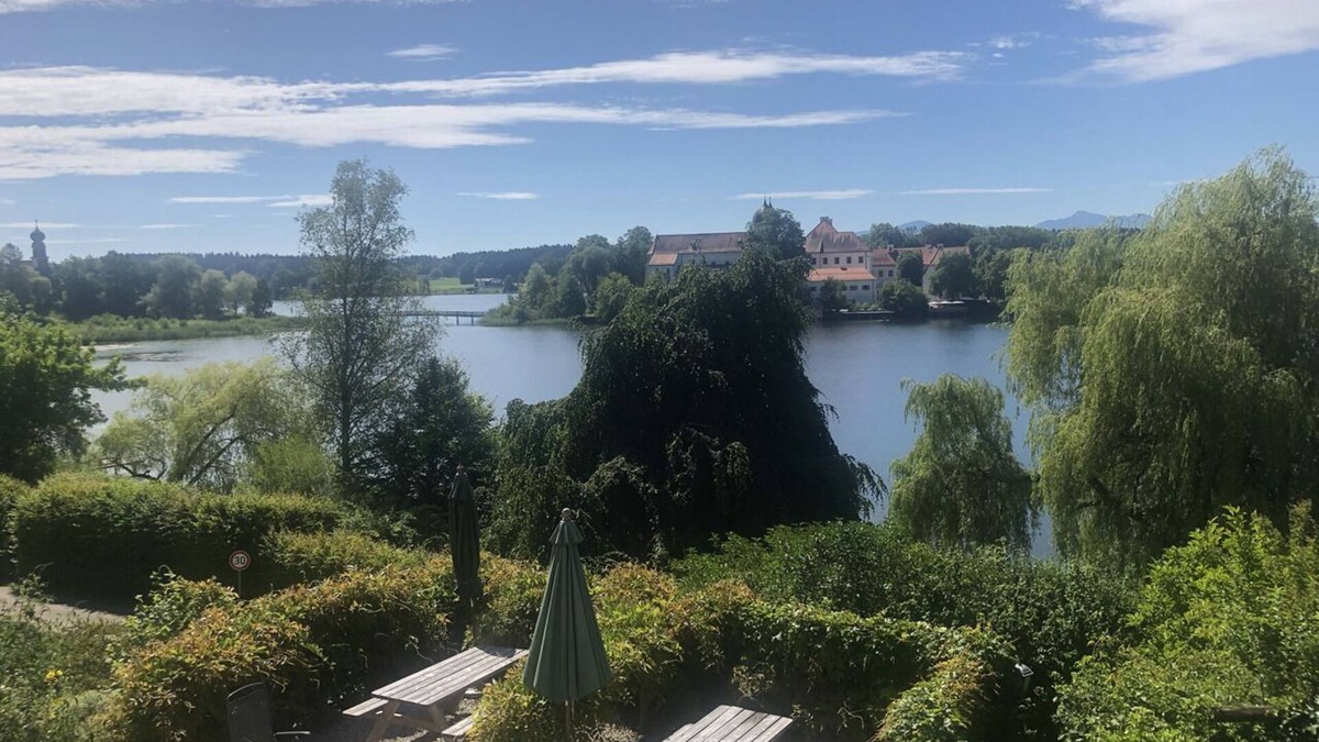 Seeon-Seebruck Apartment | OG, Haus am Weinberg, 83370 Seeon in Oberbayern
