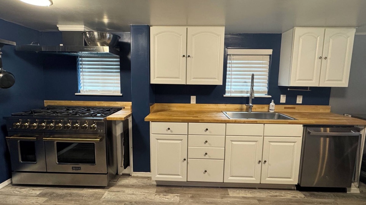Loon Lake Cabin | Oh Deer Waterfront Cabin, private dock, Sleeps 8
