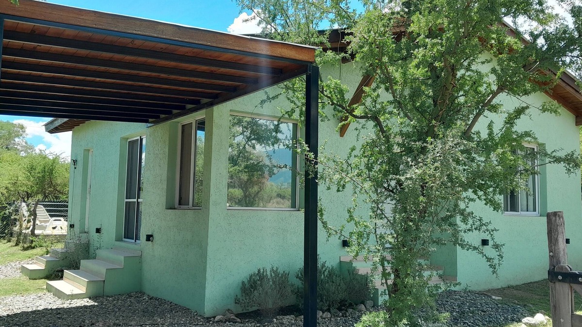 Merlo House | Ohana casitas, house with beautiful view to the sierras (pets welcome)