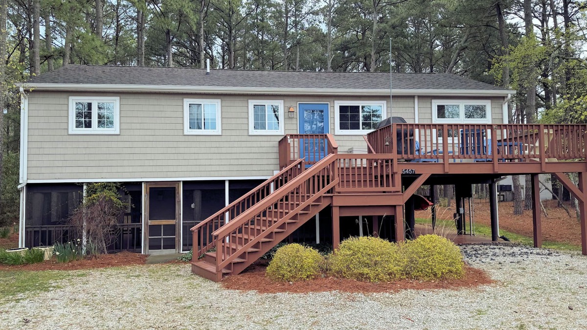 Piney Island House | Ohana Sunrise - Close to the beach - Linens and Towels are provided.