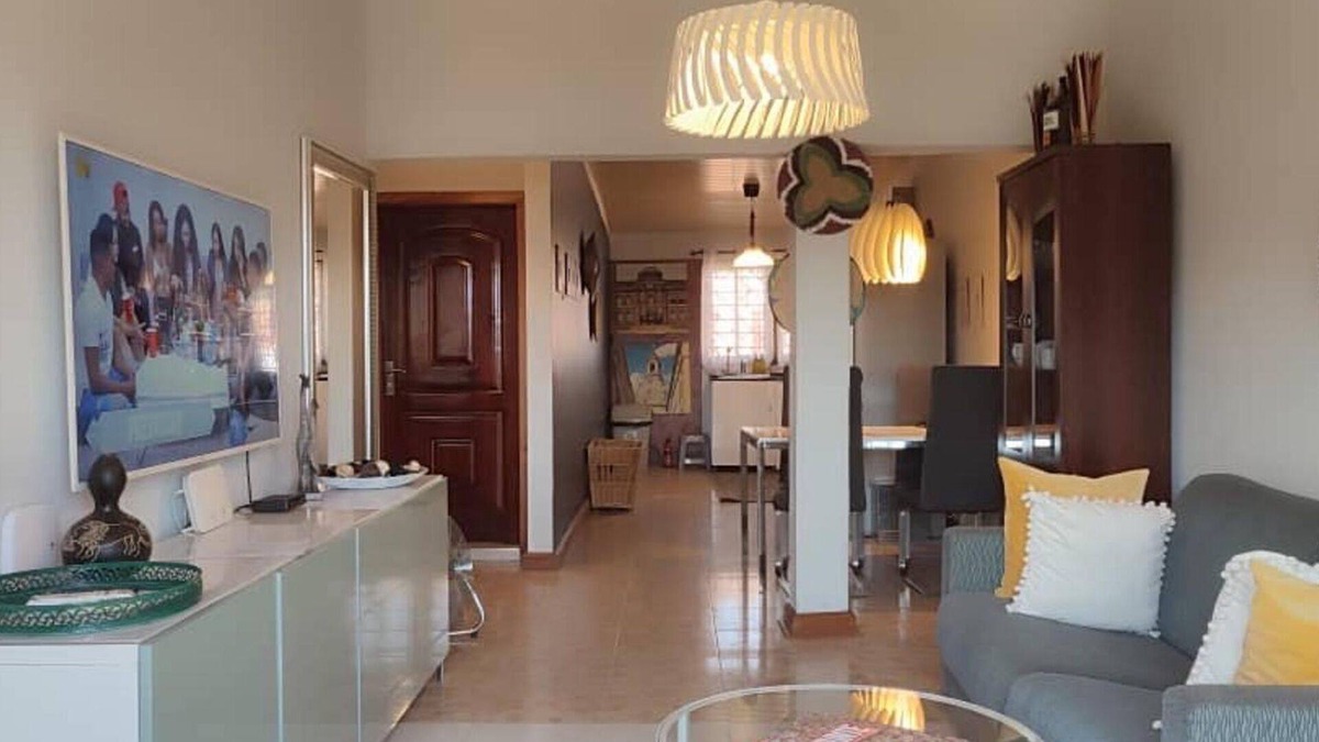 Nungua House | Oheneba Tema - Luxury Hot -Tub Retreat with Wi-Fi