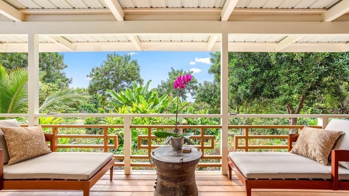Honaunau-Napoopoo Cottage | Ohia Cottage: Your Coastal Retreat near Napoopoo Beach