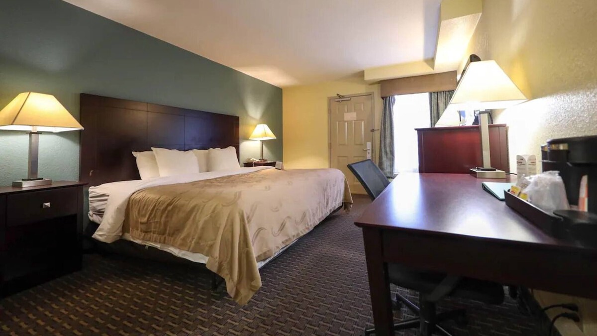 Montrose House | OHIO BEST 50