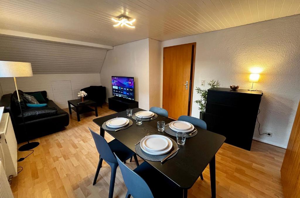 Gaildorf Apartment | OhPardon! GAILDORF - Monteurwohnung im DG, Einzelbetten, Garten