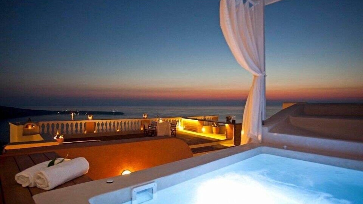 Oia Villa | Oia Mansion Sunset Views Jacuzzi 4 Bedrooms