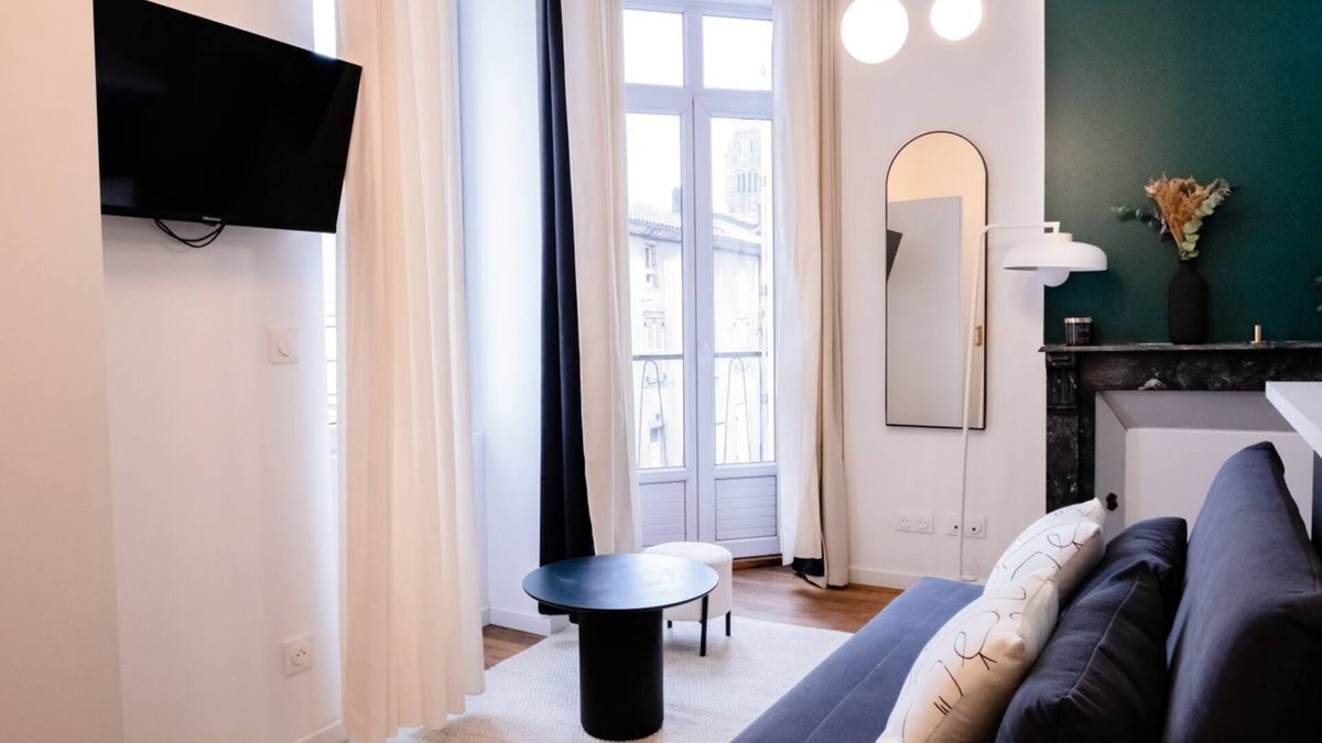 Bressuire Apartment | OIQIA Jadéa Émeraude