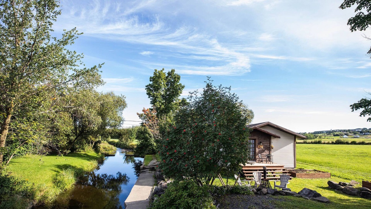 Sainte-Marguerite House | OJ River House - Boho House on the River