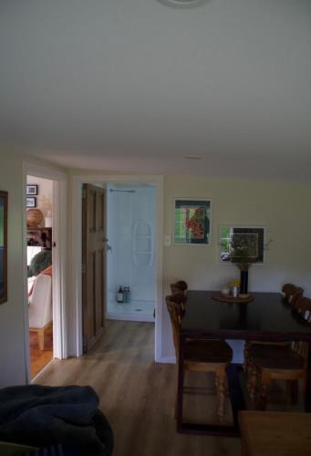 Okains Bay House | Okains Bay West Peak Cottage
