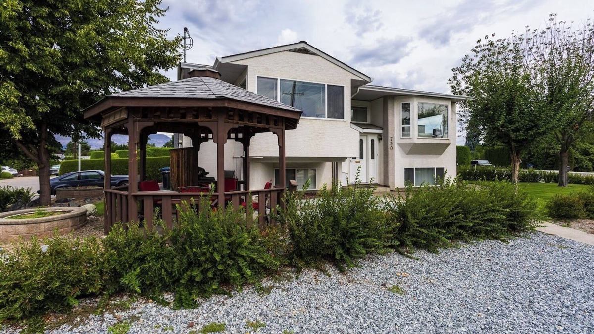 South Pandosy House | Okanagan Escape