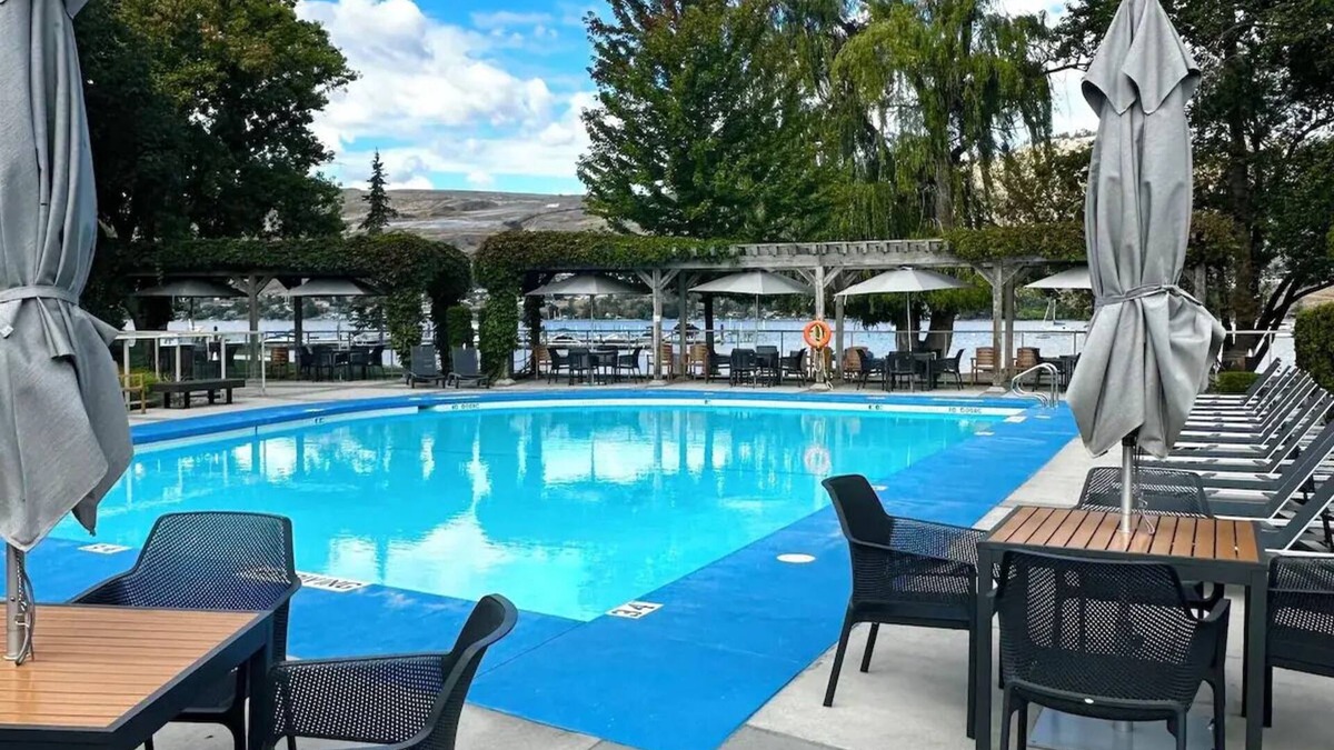 Vernon Condo | Okanagan Lakefront Condo 2 Bed/2 Bath