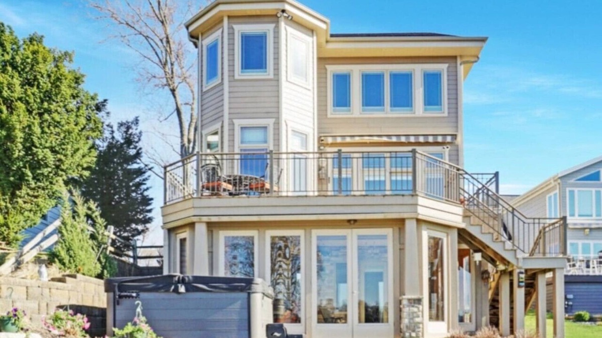 Okauchee House | Okauchee Lake Home: 4BR/4 BA | Hot Tub |Lake Toys & Pontoon Rental