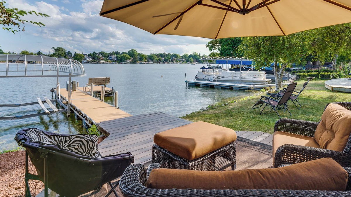 Maplewood Cabin | Okauchee Lake Vacation Rental w/Boat Dock!