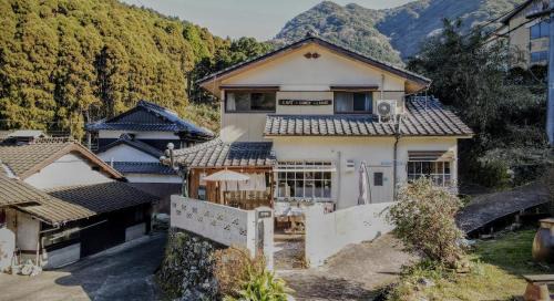 Imari Okawachiyama Bed & Breakfast | Okawachiyama LODGE - Village of the Secret Kilns!