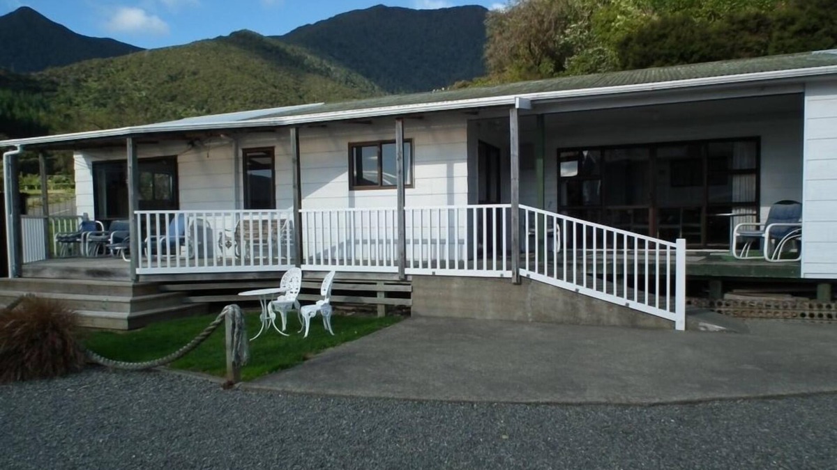 Okiwi Bay House | Okiwi Bay Marlborough Sounds