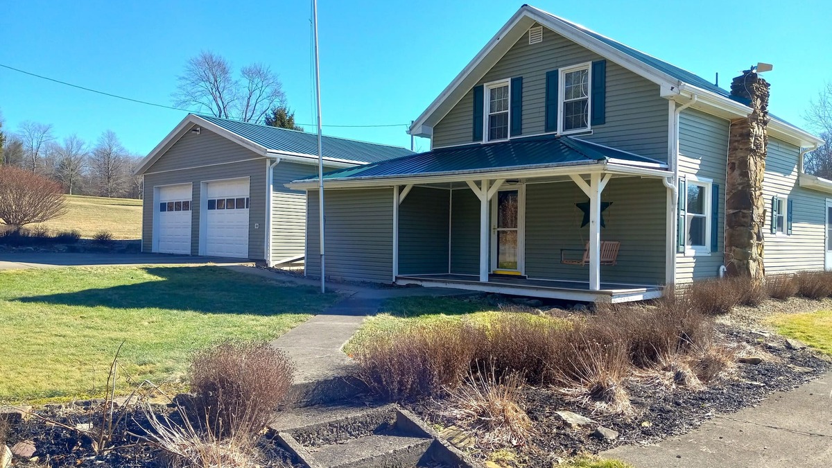 Cranberry House | Ol' Miller Farm - Cozy Country Home
