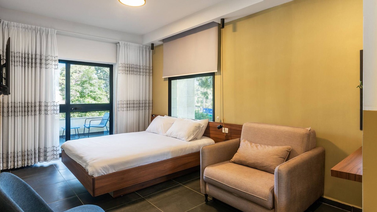 Panorama Street Bed & Breakfast | Olala Carmel Suite Triple Room with Balcony