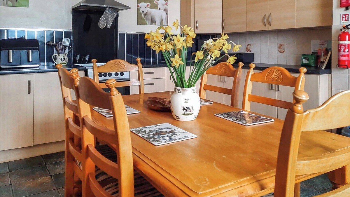 Kilkenzie Cottage | Old Barn Farmhouse - CC539038