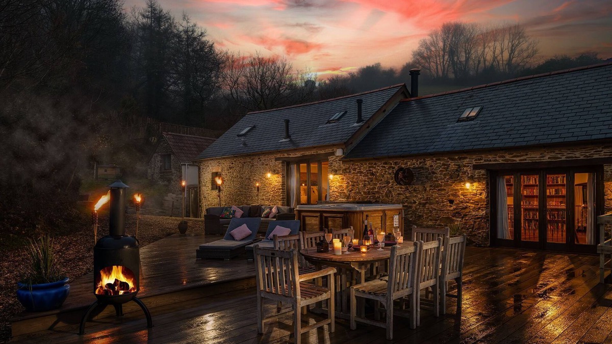 Combe Martin Cottage | Old Barn - sleeps 10 guests in 5 bedrooms