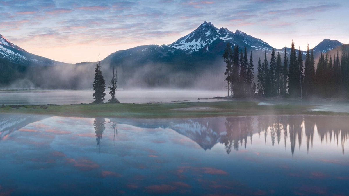 Old Bend Cottage | Old Bend 1 Bdrm Duplex. 4 Blocks from Dwntwn, Walk to Box Factory, Old Mill. Brews & Wine.