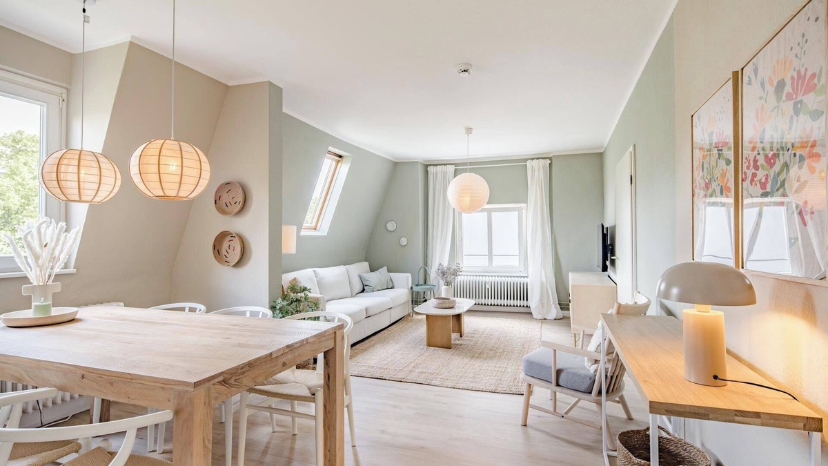 Altona-Nord Apartment | Old building apartment for up to 5 people "OPTI" in the Schanzenviertel - top floor