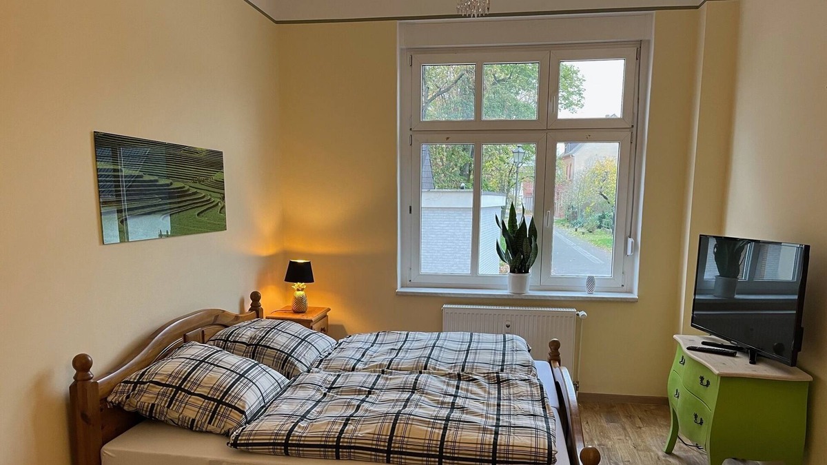 Aken Apartment | Old building apartment in a quiet location in Aken