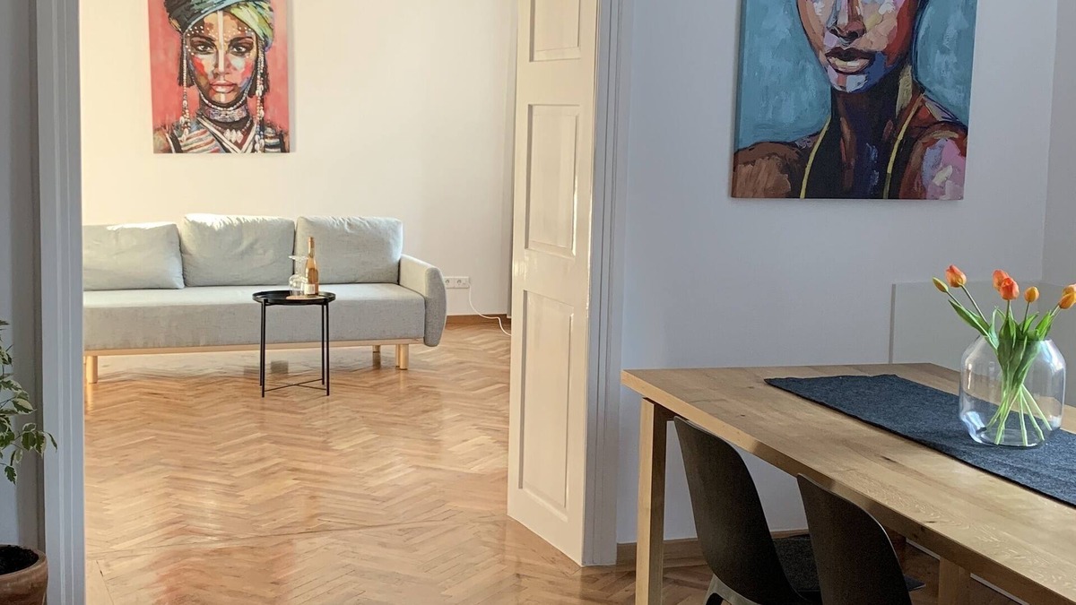 Historic Center Apartment | Old building apartment in the pedestrian zone