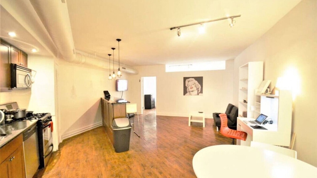 Old City Apartment | ☆ OLD CITY OASIS - SPACE, LIGHT, SERENITY ☆