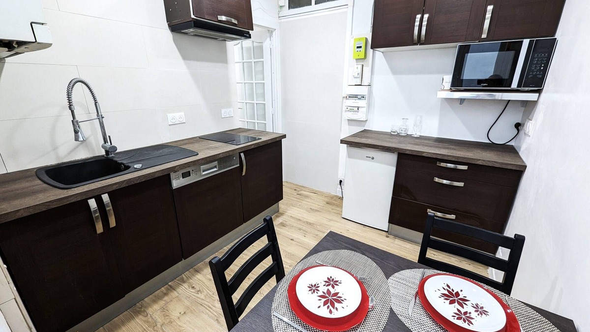 Marly-le-Roi Apartment | Old City peaceful retreat near Royal Park,15min Versailles, 5min Paris train