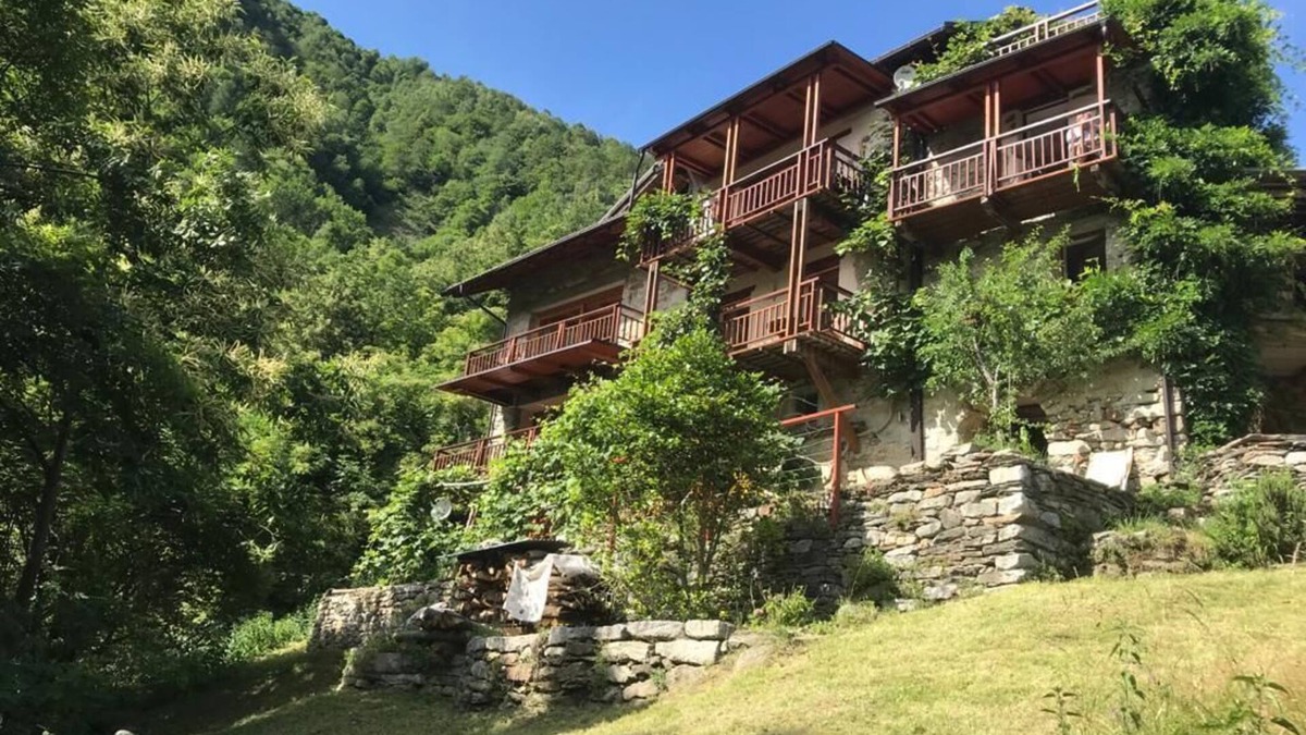 Seppiana House | Old country house in breathtaking beautiful mountain landscape