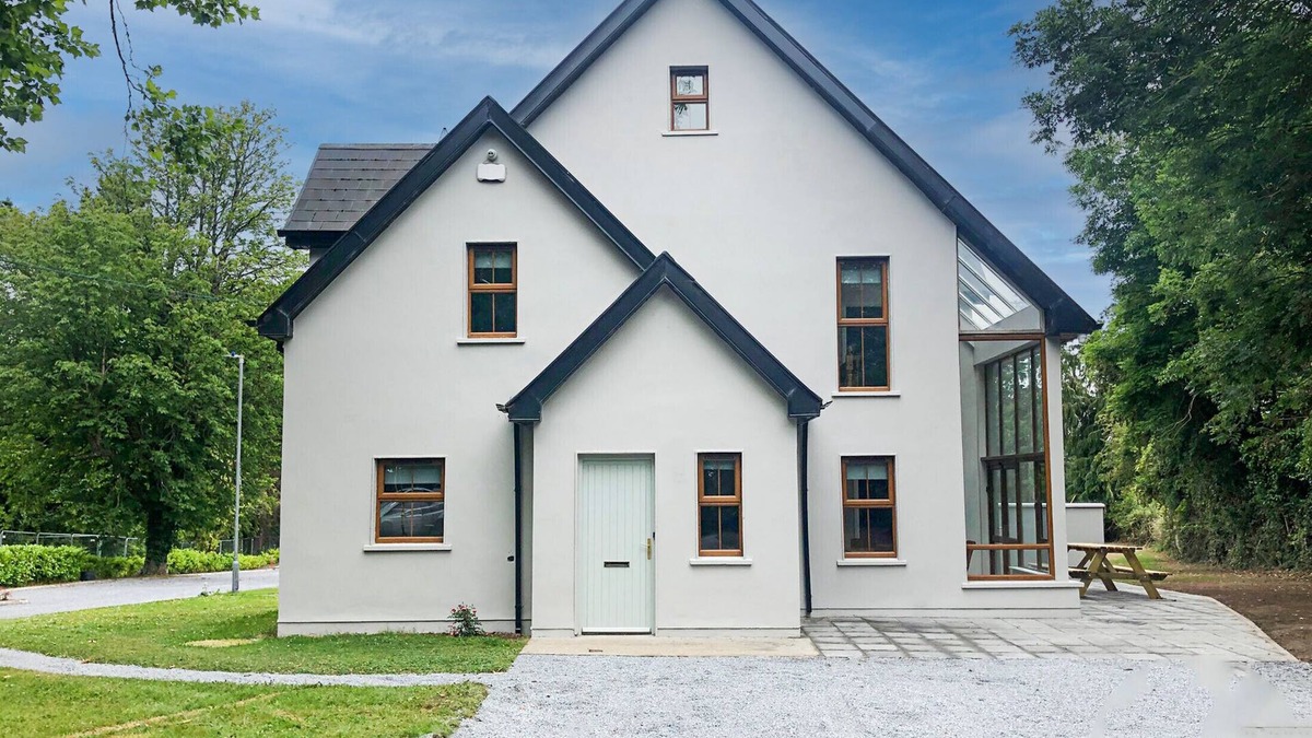 Terryglass House | Old Court Holiday Home (4 Bed - Sleeps 8)
