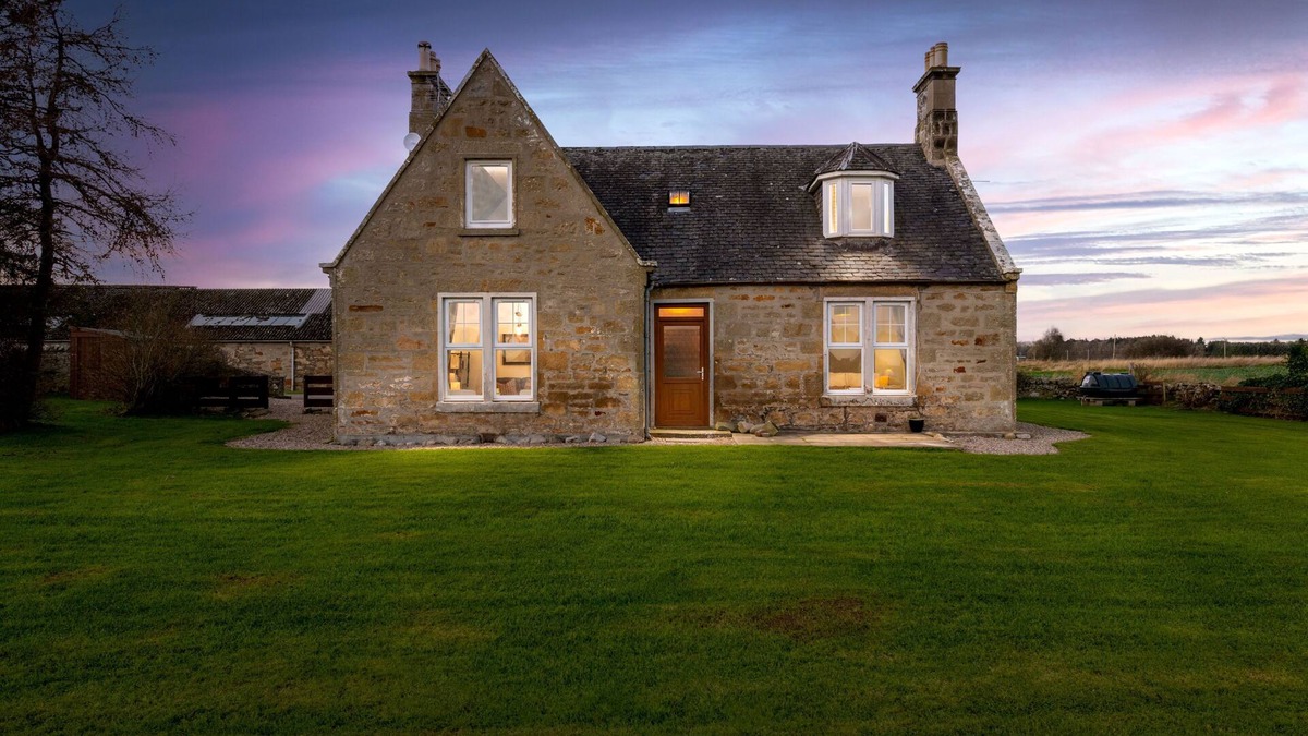 Elgin Other | Old Duffus Farmhouse on Scottish Estate - stunning castle views