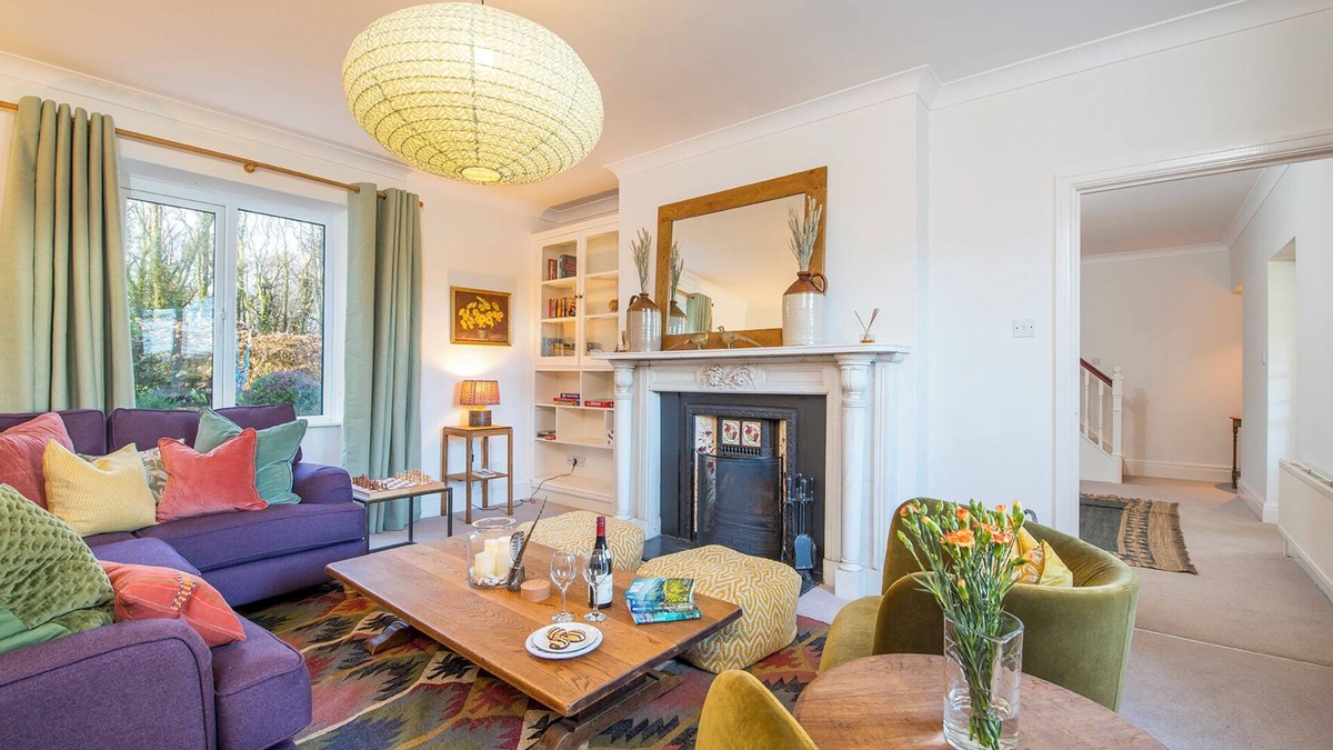 Pembroke Cottage | Old Farm For Four, Holiday Cottage East Orielton, Nr Bosherston, Sleeps 4, 2 bedrooms, bathrooms