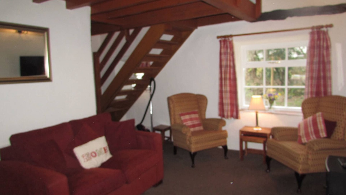 Braithwaite Cottage | old farm mews cottage 1