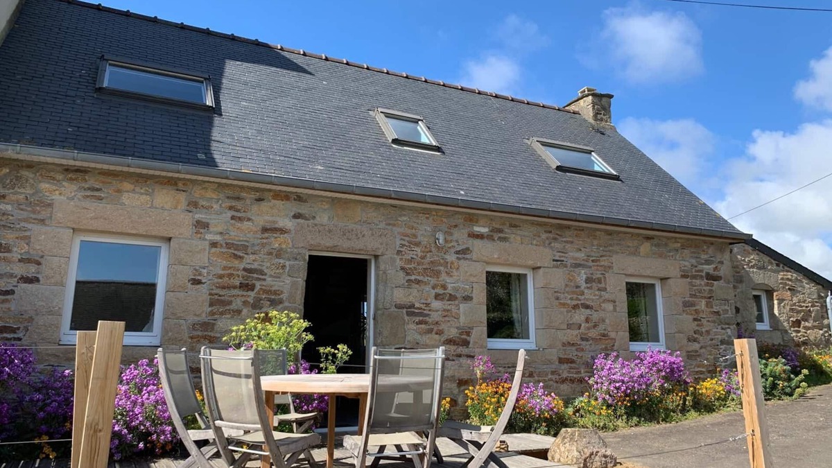 Saint-Michel-en-Greve House | Old farmhouse 100m², quiet, 500 m from the beach, sleeps 6-9