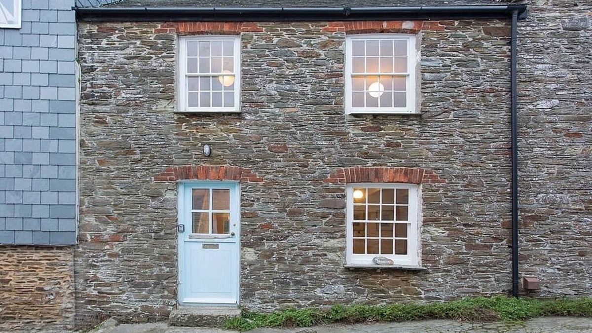 St. Mawes Cottage | Old Fisherman's Cottage with Sun Deck Offering Sea Views of St Mawes Harbour