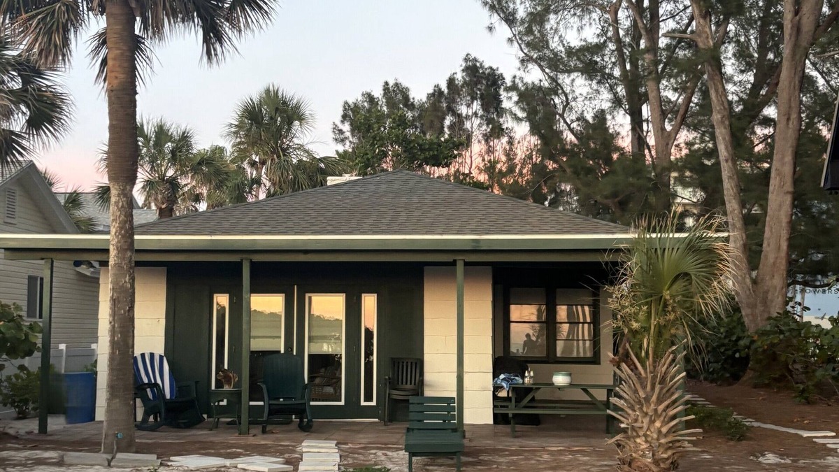 Indian Shores Cottage | "Old Florida" Beach Cottage-Beachfront!