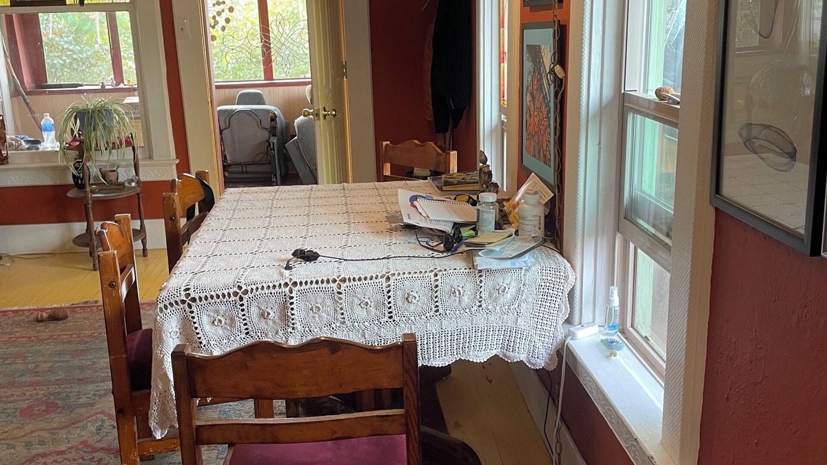 The Dalles Cottage | Old & Funqui, a charming 1910 cottage in the Columbia River Gorge. Pet friendly