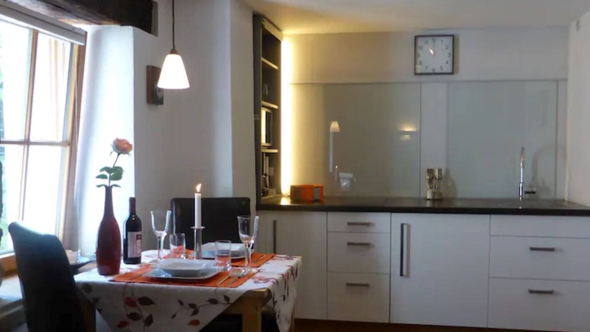 Altstadt Apartment | Old historic residential tower in the old town of Constance