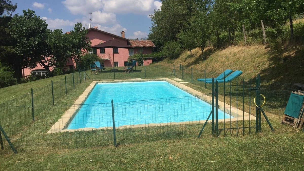 Gavi Cottage | Old house with pool and large garden in the hills of Gavi