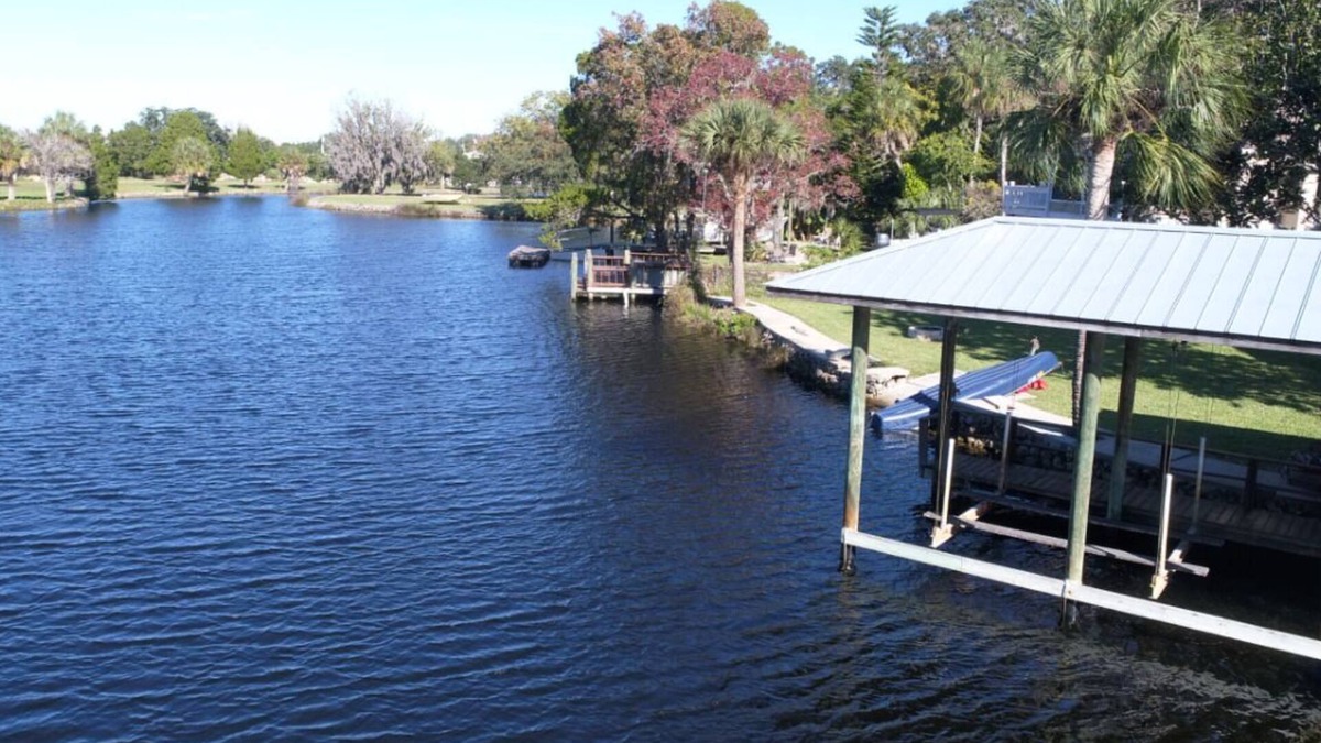 Homosassa House | OLD HOMOSASSA- RIVER WATERFRONT HOUSE ICE MACHINE-DEEP BAY- FOUR KAYAKS