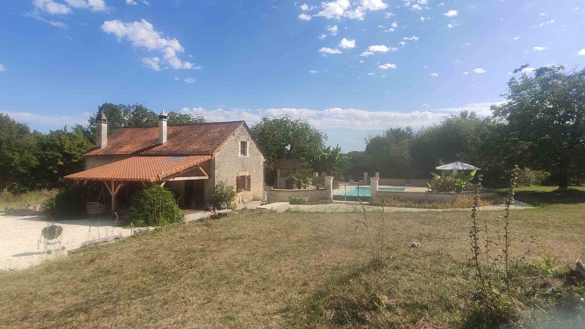 Saint-Jory-las-Bloux Villa | Old house in a quiet natural setting with swimming pool