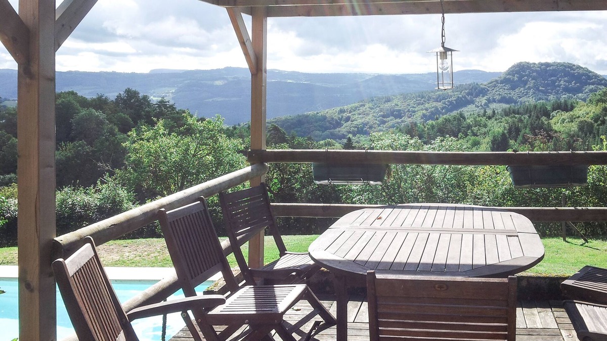 Champagnac House | Old house with character, private pool, sleeps 6, 3 bedrooms