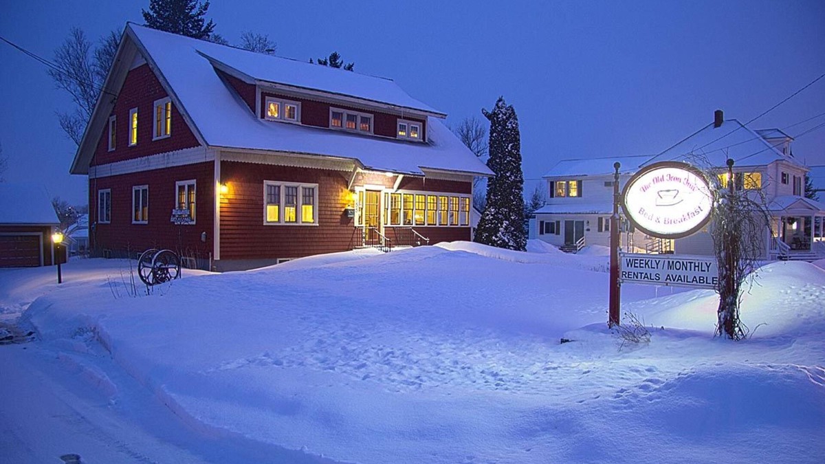 Caribou Bed & Breakfast | Old Iron Inn Bed and Breakfast