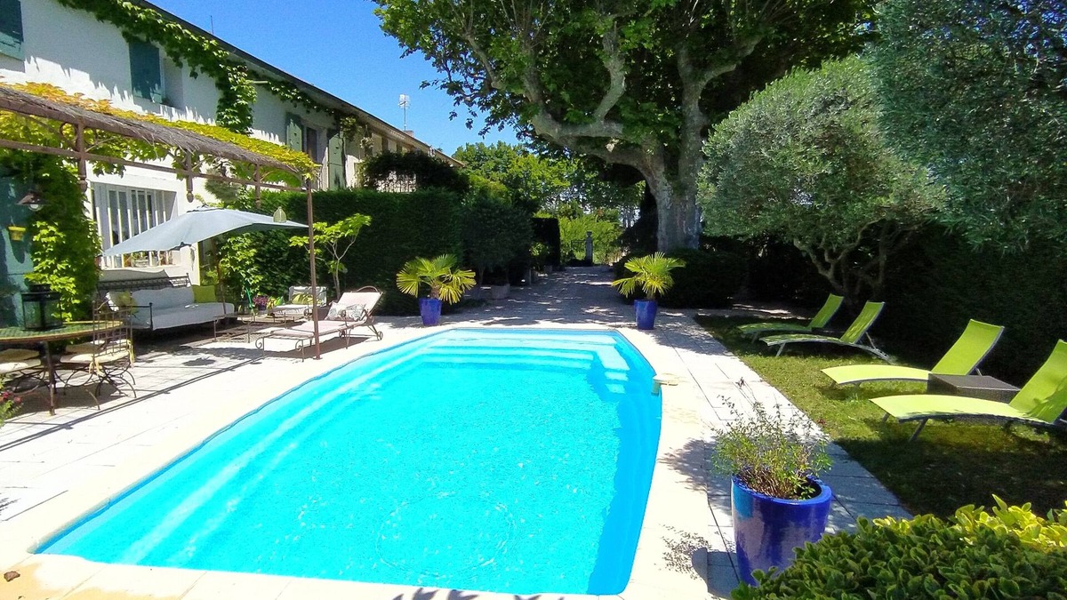 Cabannes Cottage | Old Mas in Provence with swimming pool