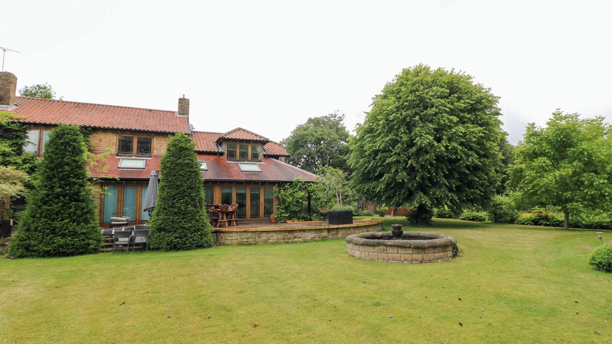 Sherwood Forest House | OLD MILL HOUSE, family friendly, with a garden in Cuckney