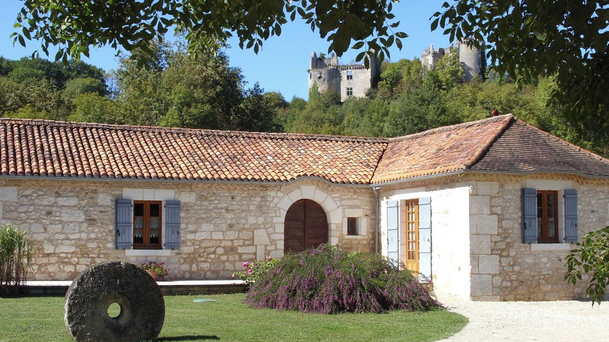 Saint-Pierre-de-Cole House | Old mill on the banks of the Cole