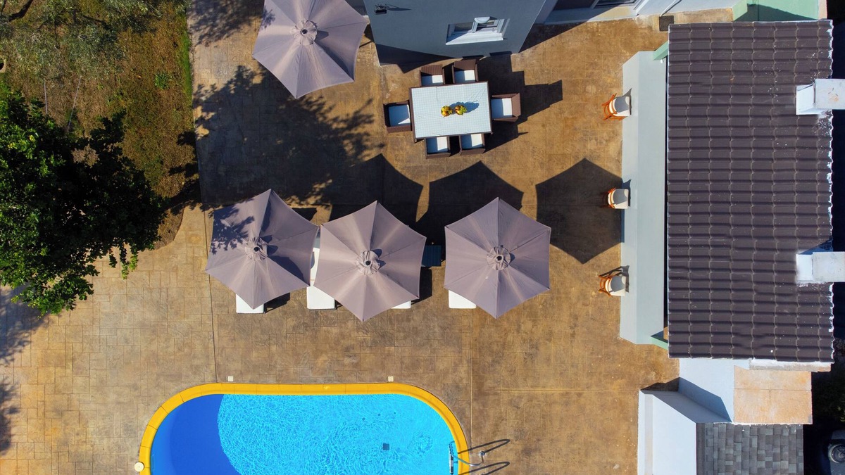 Voia Cottage | Old Olive Tree Cottage