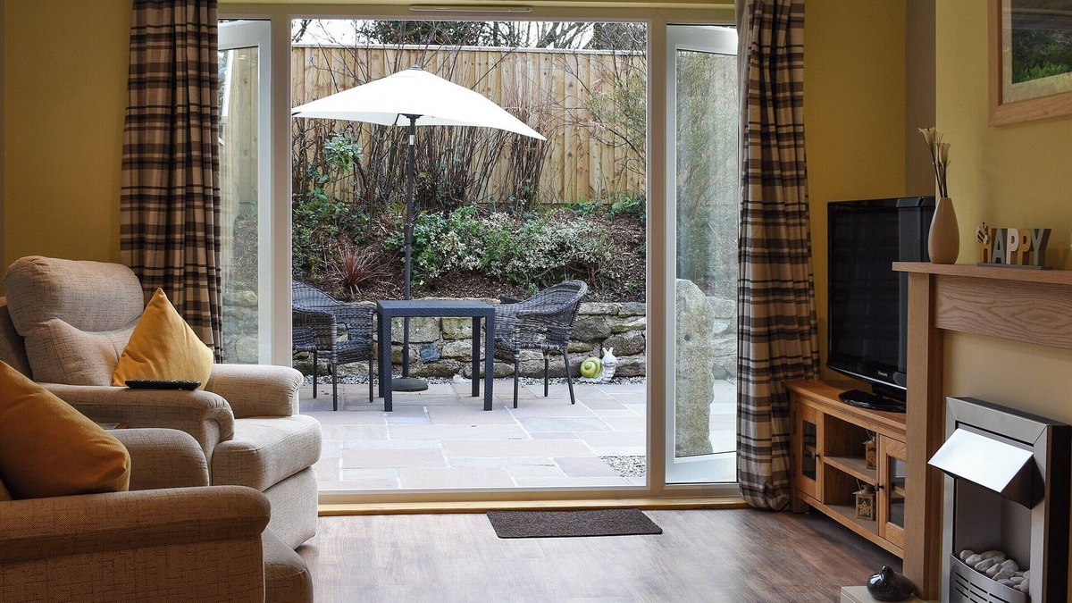 Trethurgy Cottage | Old Orchard Cottage near Eden