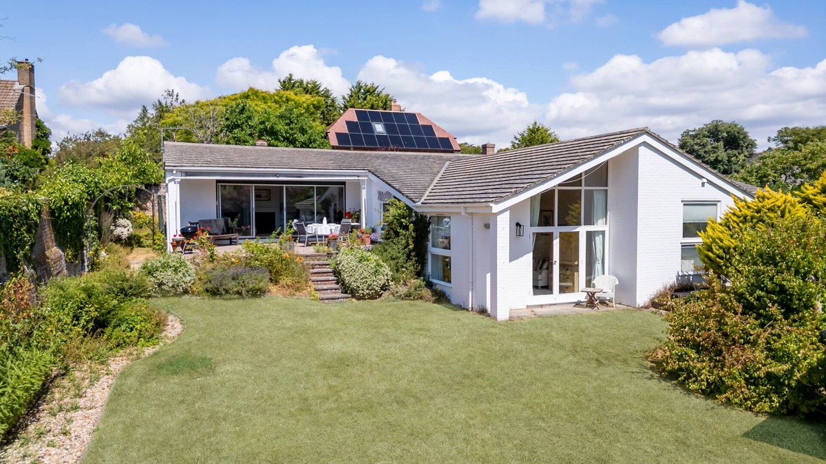Wareham Apartment | Old Orchard House - sleeps 10 guests in 4 bedrooms