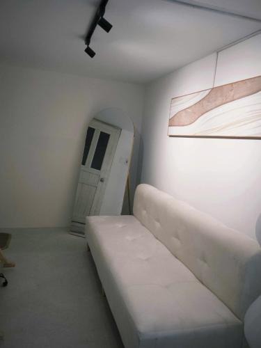Van Mieu Apartment | Old Quarter Homestay 302-Private bathroom-Railway